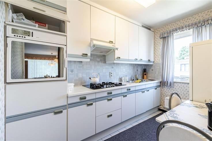 Superb Flat With 3 Bedrooms Parking And Balcony * Amberes